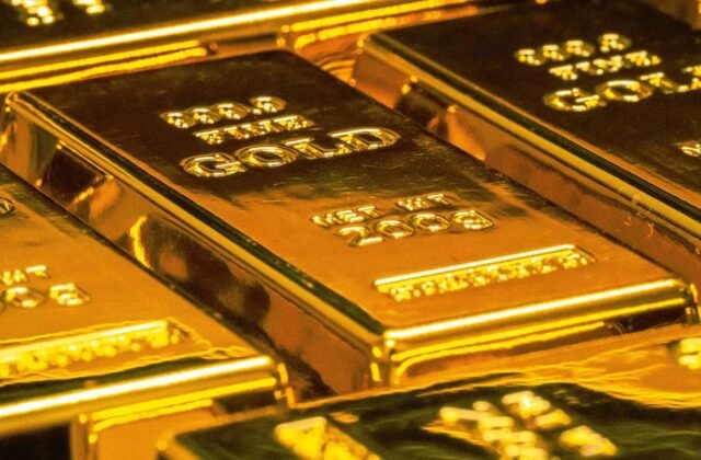 Gold price in Pakistan surges in line with international market