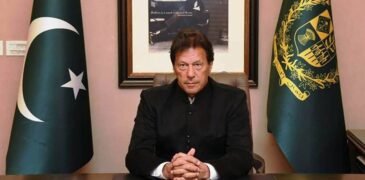 The word coterie meaning used in Imran Khan's Tweet