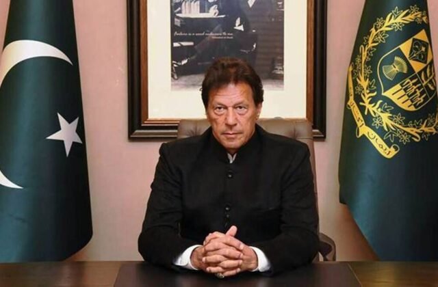The word coterie meaning used in Imran Khan's Tweet