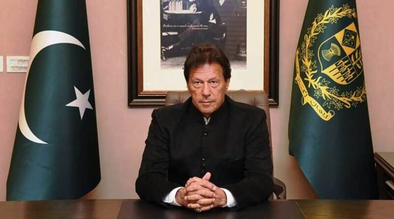 The word coterie meaning used in Imran Khan's Tweet