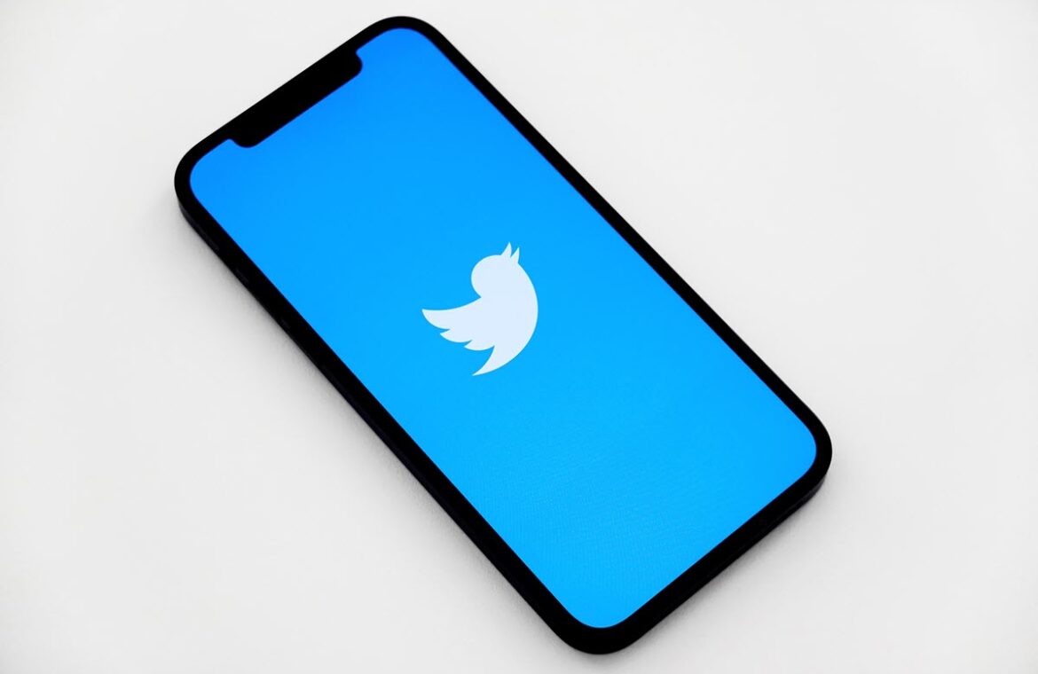 Twitter Testing the verified phone number feature in the app