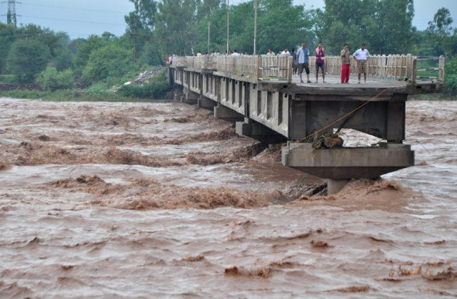 France donates a bridge to Pakistan