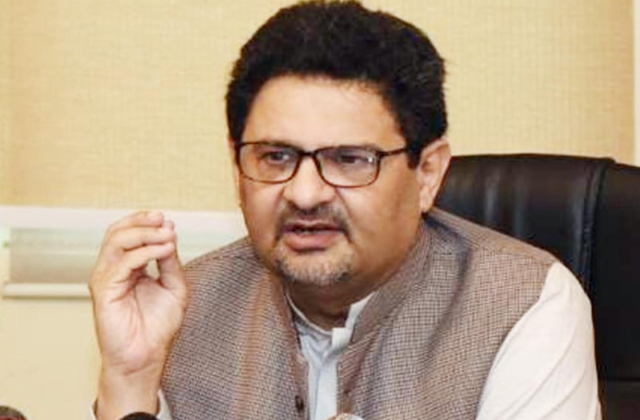 Miftah Ismail Admits Pakistan is on Edge of Default