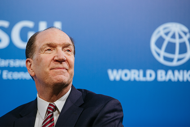 World Bank Delays $1.1 Billion Loans to Pakistan, Opposes Flood Levy