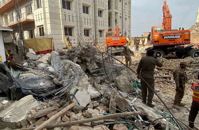 Major Arrests in Deadly Suicide Bombing at Pakistan Mosque