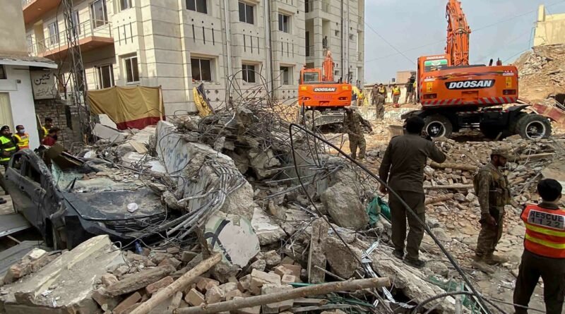Major Arrests in Deadly Suicide Bombing at Pakistan Mosque