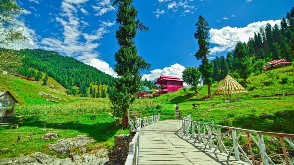 Discovering the Beauty of Kashmir: A Journey Through Paradise