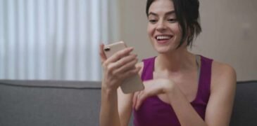 WhatsApp Introduces Picture-in-Picture Support for Video Calls