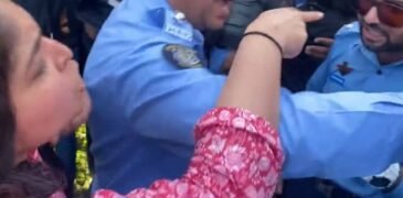 Islamabad Police and Women Face to Face During Aurat March