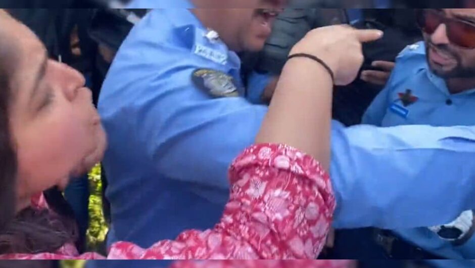 Islamabad Police and Women Face to Face During Aurat March
