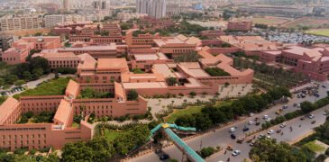 Seven Pakistani Universities Make It to 2023 QS World University Rankings by Subject