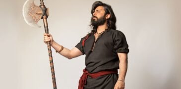 The Legend of Maula Jatt’s Gandasa Auctioned in front of 7,000 People