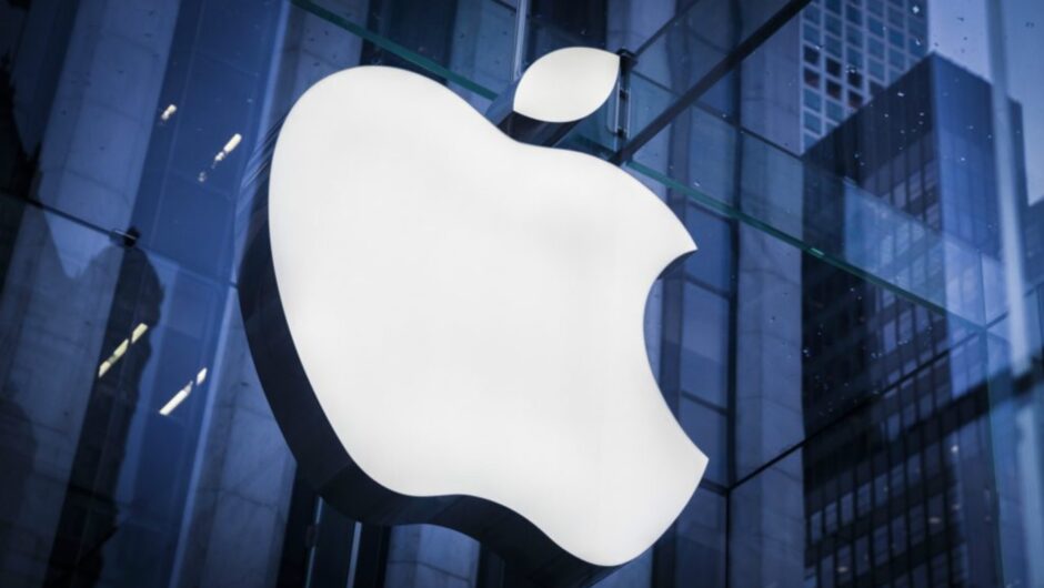 Apple to Layoff Employees In Corporate Retail Teams