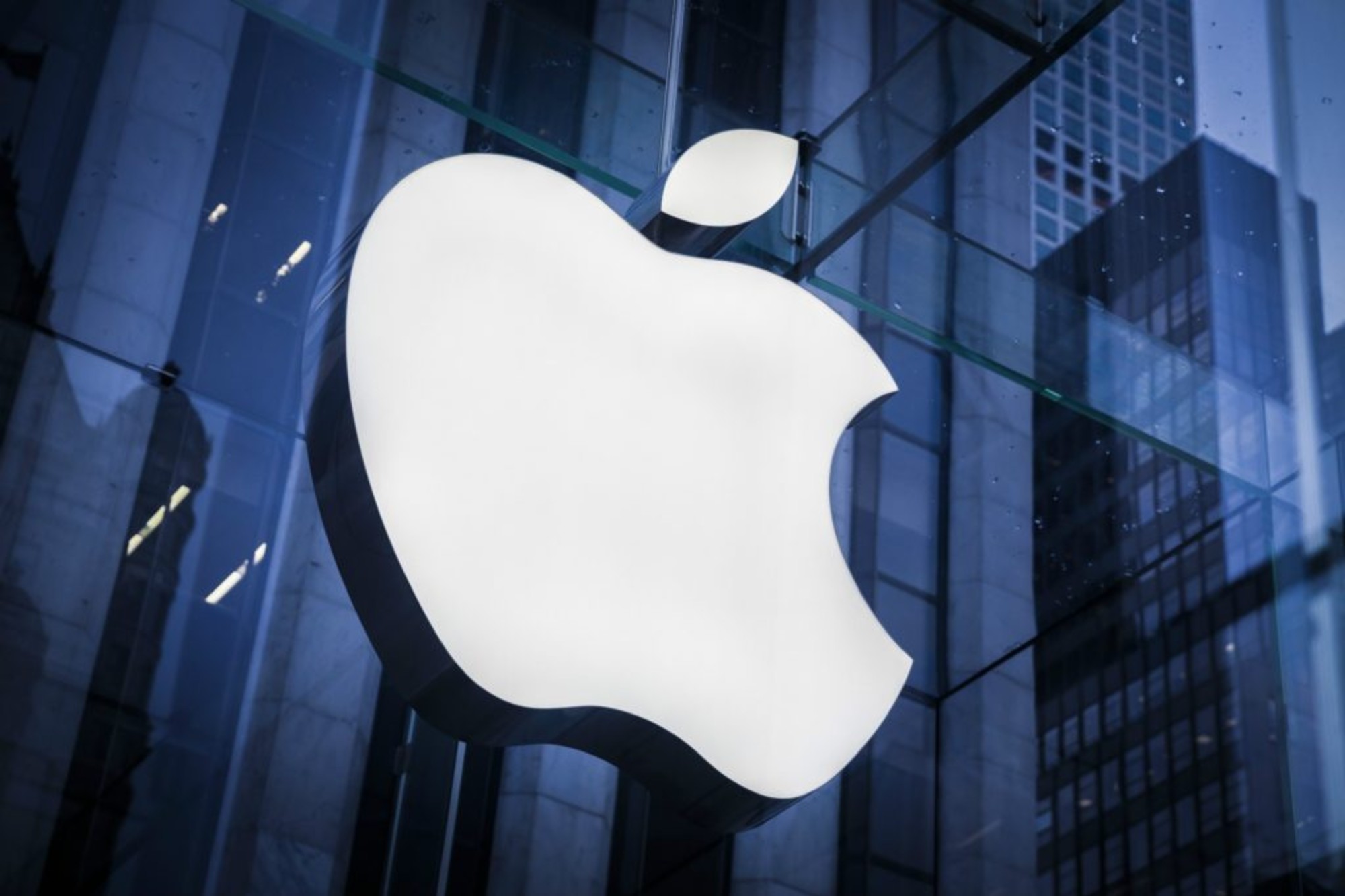 Apple to Layoff Employees In Corporate Retail Teams