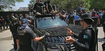 PMLN and supporters unhappy as Supreme Court orders to release Imran Khan immediately