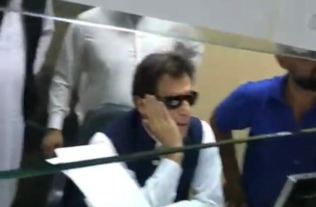 Pakistanis stand united with Imran Khan