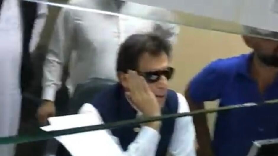 Pakistanis stand united with Imran Khan