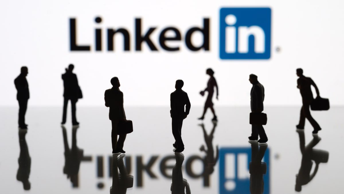LinkedIn Cuts 700 Jobs Amid Global Economic Crisis
