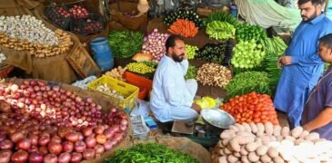 Pakistan’s Weekly Inflation Finally Falls Below 45%