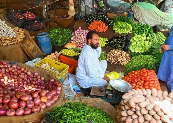 Pakistan’s Weekly Inflation Finally Falls Below 45%