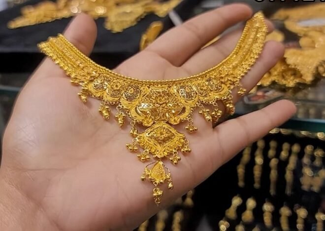 Women steal million-worth gold with help of child