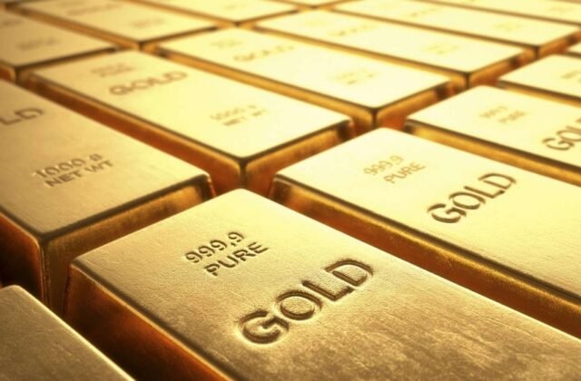 Price of gold in Pakistan continues to fall