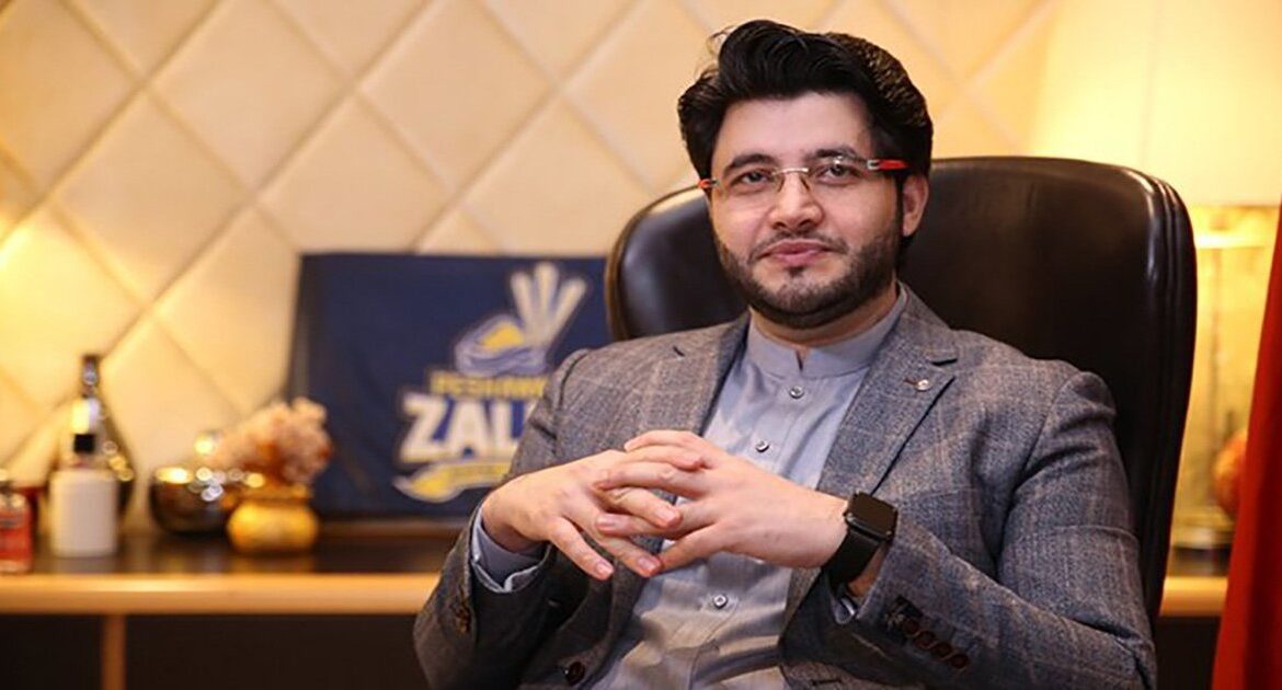 Peshawar Zalmi Owner, Javed Afridi, Rewards World Junior Squash Champion Hamza Khan with 1 Million Rupees