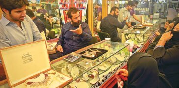 Price of gold surges to 5000 PKR per tola within a week