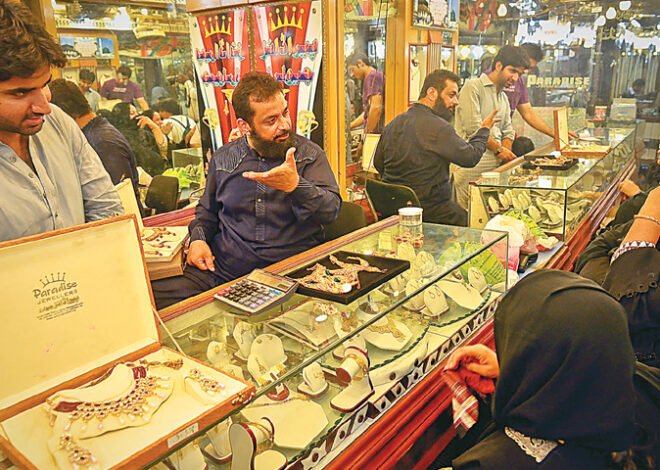 Price of gold surges to 5000 PKR per tola within a week