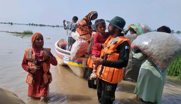 Floods force evacuation of almost 100,000 in Pakistan