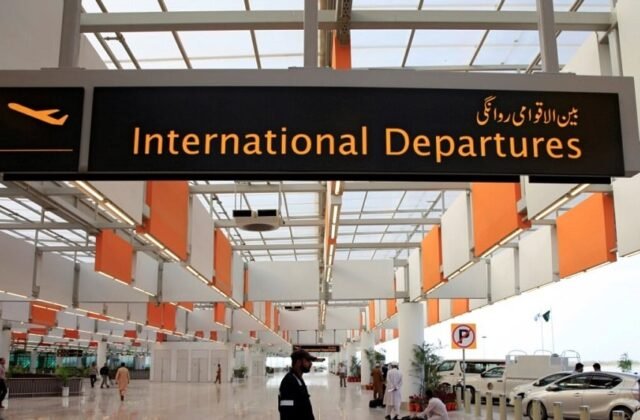 Over 450,000 Pakistanis Seek Overseas Opportunities in 2023