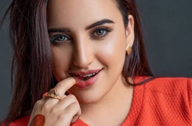 Hareem Shah Threatens to Leak Video of Shehbaz Sharif