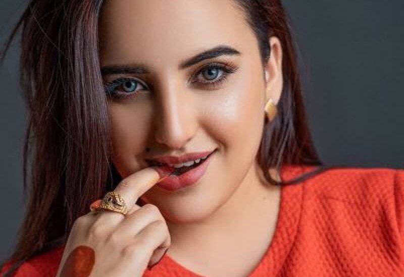 Hareem Shah Threatens to Leak Video of Shehbaz Sharif