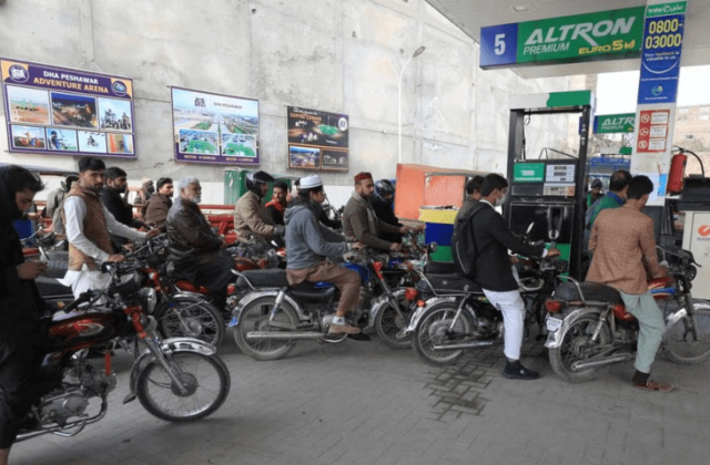 Petroleum prices expected to decline in Pakistan