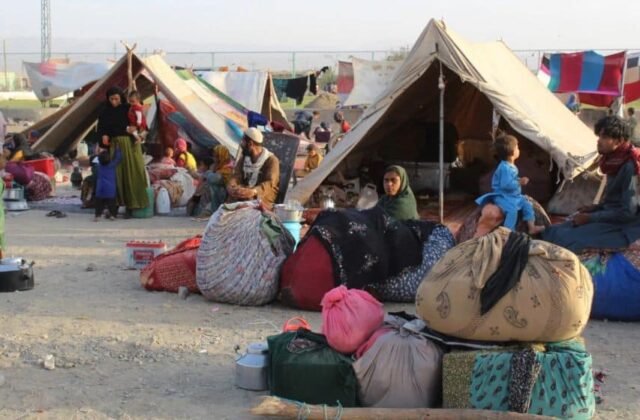 Pakistan Decides to Repatriate Afghan Refugees Amid Rising Tensions
