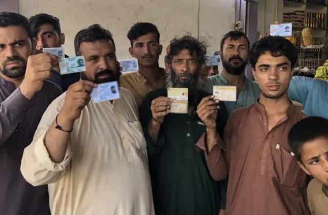 Afghan Refugees Say Pakistan Govt Destroying Their Houses