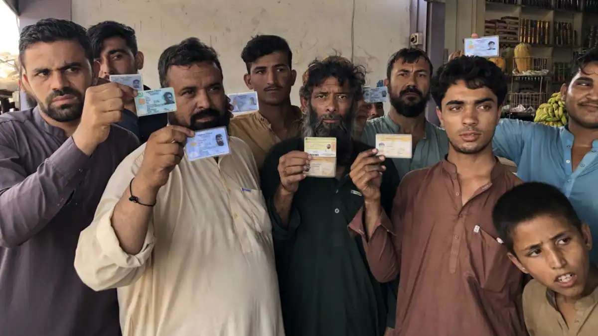 Afghan Refugees Say Pakistan Govt Destroying Their Houses