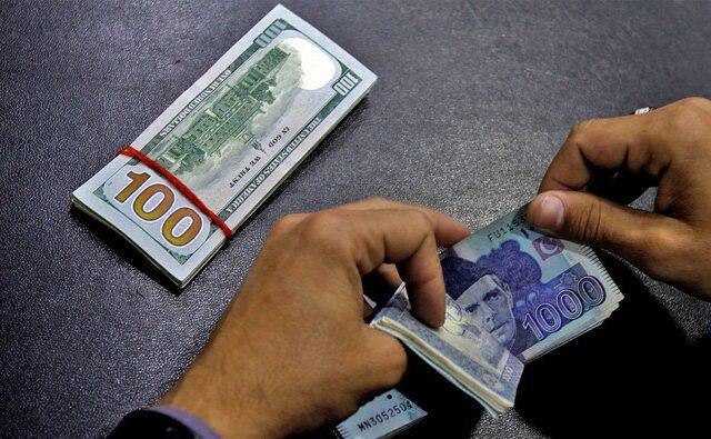 Dollar rate in Pakistan today - Interbank rate and open market rate