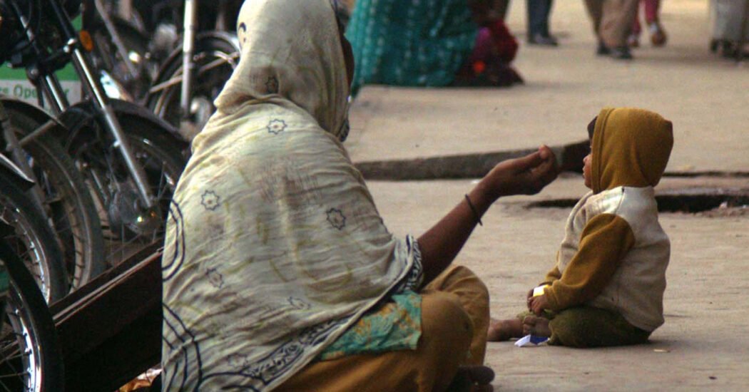 FIA Arrests 16 Beggars Travelling to Saudi Arabia from Multan
