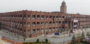 Rawalpindi's biggest hospital is no longer admitting new patients
