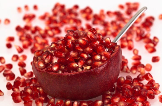 7 Impressive Health Benefits of Pomegranate