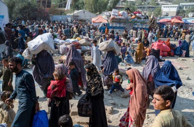 Govt Issues Arrest Orders of ‘Illegal Afghan Nationals’ in Pakistan