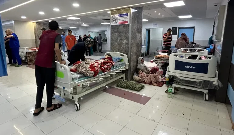 Cruel Israeli soldiers order evacuation of Al Shifa hospital within an hour