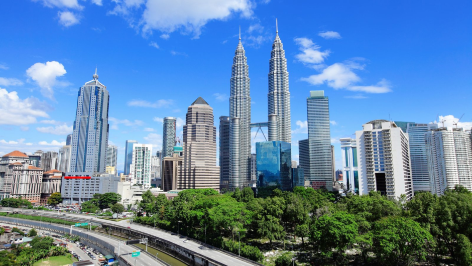 Malaysia visit visa fee decresed in 2023: Pakistanis also can Apply
