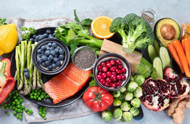 Nourishing Vision: 10 Essential Foods for Healthy Eyes