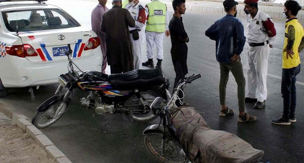 Karachi Traffic Police issue ‘record’ 9,555 challans in a day