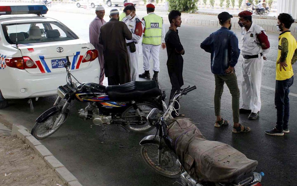 Karachi Traffic Police issue ‘record’ 9,555 challans in a day