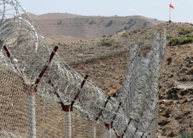 Three terrorists killed while invading Pak-Afghan border