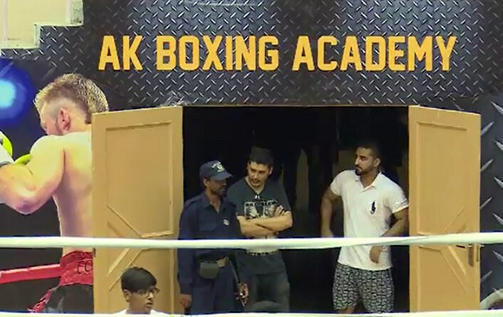 Boxer Amir Khan leaves Pakistan after closure of his boxing academy in Islamabad