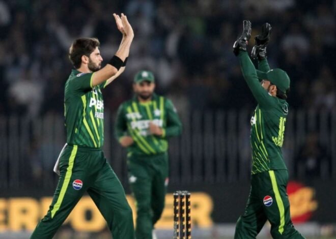 Pakistan Pacer Amir Buries Hatchet, Praises Babar Azam for Positive Team Culture